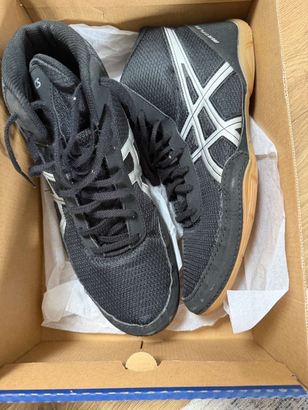 ASICS Black and White Men’s High-Top Wrestling/Training Shoes